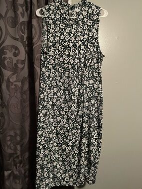Sleeveless Green Floral Dress